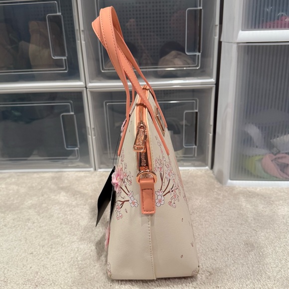 Loungefly Princess Leia Cherry Blossoms 2022 Galactic Convention Exclusive - Picture 4 of 11